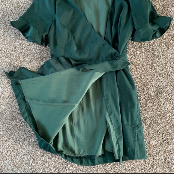 NWOT Line & Dot Green Mini Dress Wrap Dress Size Small Surplus Neckline Ruffles - Picture 5 of 8